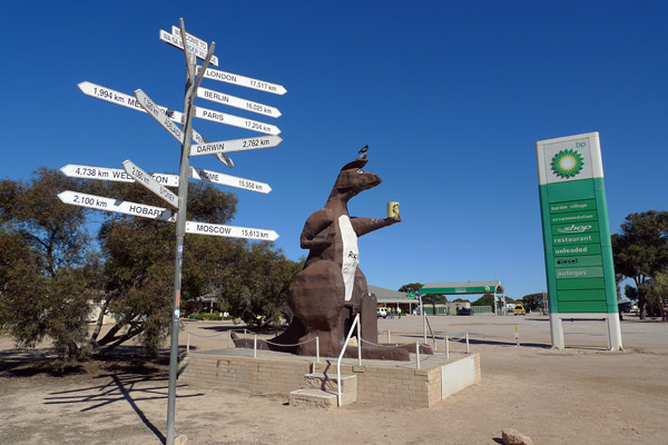 Border Village roadhouse on the SA/WA border