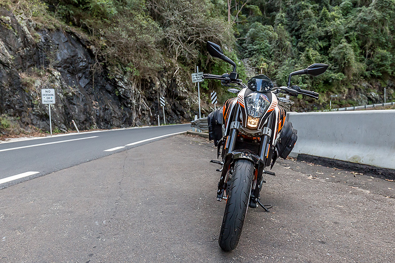 KTM Duke 390 2014, with ViaTerra Velox Saddlebags (front view, 2 bags mounted)